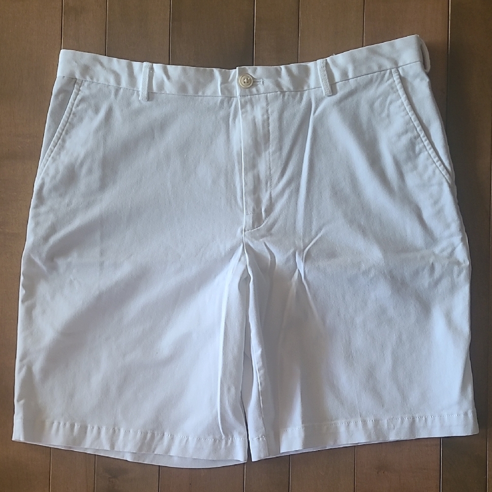 Men's White Izod Saltwater Stretch Shorts Size 36